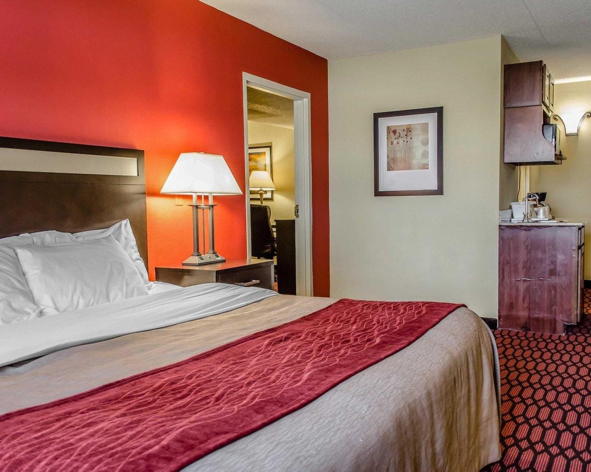 Baymont By Wyndham Harrisburg Hotel Exterior photo